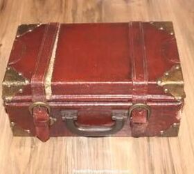 She did this to an old suitcase to seriously upgrade her bedroom