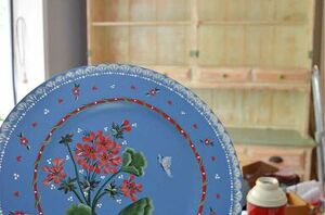 The thrift store rule that turned a dated 1986 plate into a full Scandinavian hutch display