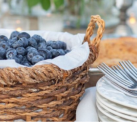 This mom's backyard picnic idea is everything family time should be