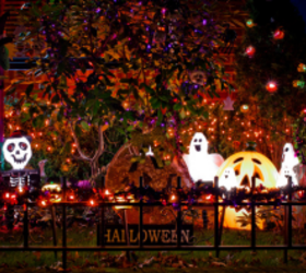 The giant Halloween decor that has everyone talking