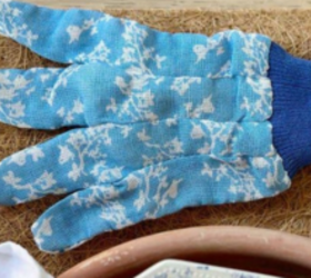 How garden gloves and terra cotta pots became the stars of this tablescape