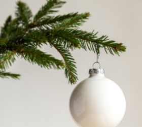 Do NOT decorate your tree like this—we have a WAY prettier option