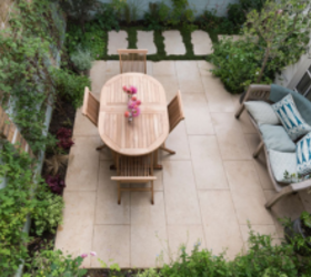 The gorgeous reason to add a mirror to your backyard—and 11 other must-have items