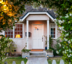 The summer entryway look that’s rustic—and so charming