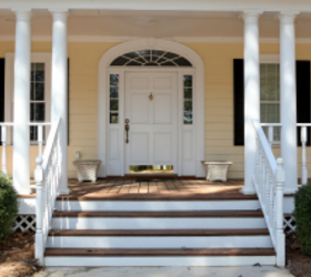 The chic fall porch style that looks better with less